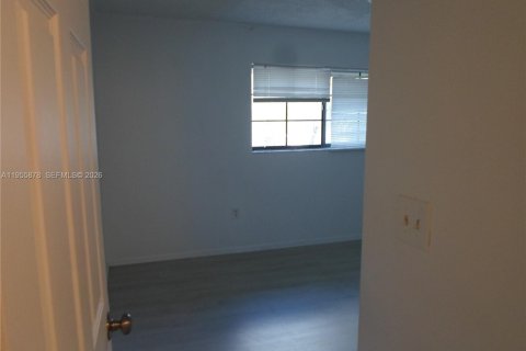 Condominio en alquiler en Miami, Florida, 2 dormitorios, 98.94 m2 № 2009848 - foto 25