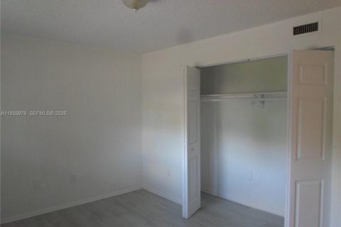 Condominio en alquiler en Miami, Florida, 2 dormitorios, 98.94 m2 № 2009848 - foto 24