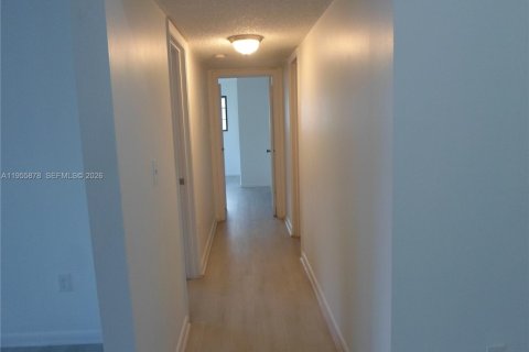 Condominio en alquiler en Miami, Florida, 2 dormitorios, 98.94 m2 № 2009848 - foto 23