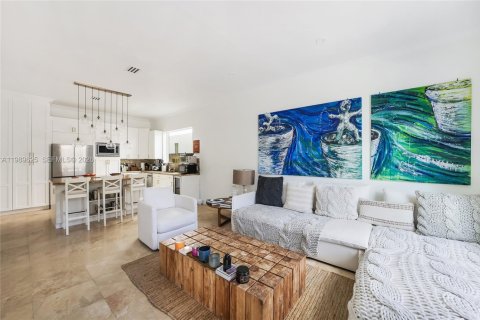 Снять в аренду виллу или дом в Майами, Флорида 5 спален, 381.46м2, № 2051911 - фото 22