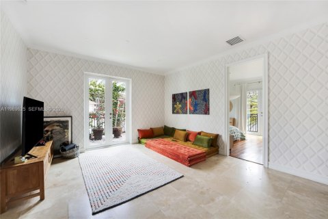 Снять в аренду виллу или дом в Майами, Флорида 5 спален, 381.46м2, № 2051911 - фото 27