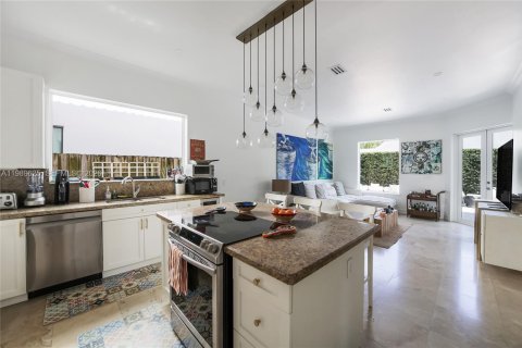 Снять в аренду виллу или дом в Майами, Флорида 5 спален, 381.46м2, № 2051911 - фото 20