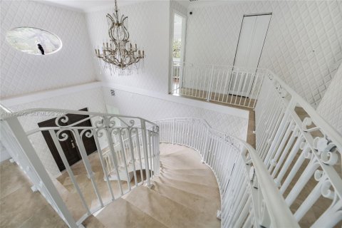 Снять в аренду виллу или дом в Майами, Флорида 5 спален, 381.46м2, № 2051911 - фото 25