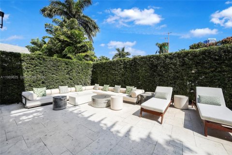 Снять в аренду виллу или дом в Майами, Флорида 5 спален, 381.46м2, № 2051911 - фото 3