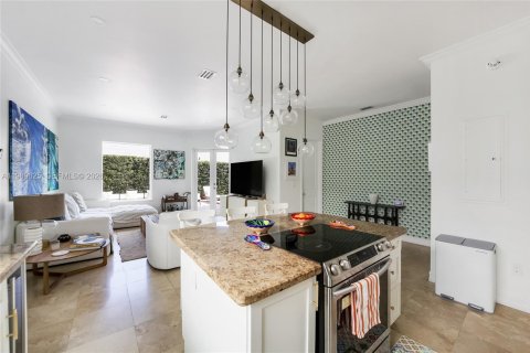 Снять в аренду виллу или дом в Майами, Флорида 5 спален, 381.46м2, № 2051911 - фото 21