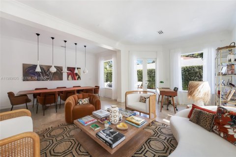 Снять в аренду виллу или дом в Майами, Флорида 5 спален, 381.46м2, № 2051911 - фото 7