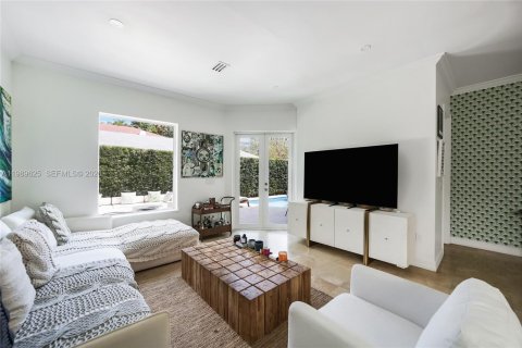 Снять в аренду виллу или дом в Майами, Флорида 5 спален, 381.46м2, № 2051911 - фото 18