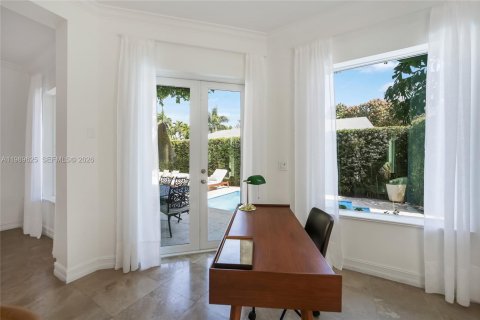 Снять в аренду виллу или дом в Майами, Флорида 5 спален, 381.46м2, № 2051911 - фото 8