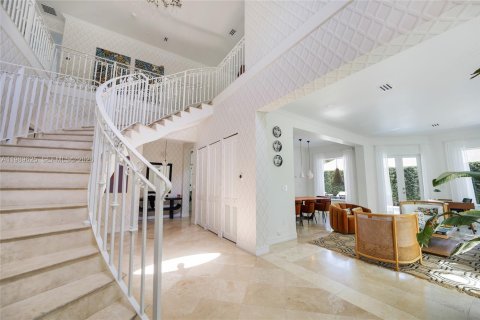 Снять в аренду виллу или дом в Майами, Флорида 5 спален, 381.46м2, № 2051911 - фото 23