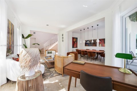 Снять в аренду виллу или дом в Майами, Флорида 5 спален, 381.46м2, № 2051911 - фото 10