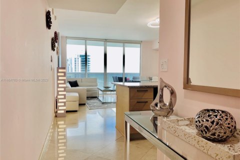 Condominio en alquiler en Hallandale Beach, Florida, 1 dormitorio, 78.41 m2 № 1731233 - foto 21