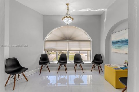 Commercial property in Homestead, Florida № 1871951 - photo 8