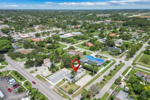 Commercial property in Homestead, Florida № 1871951 - photo 28