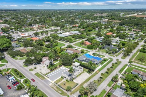 Commercial property in Homestead, Florida № 1871951 - photo 29