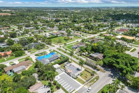 Commercial property in Homestead, Florida № 1871951 - photo 24
