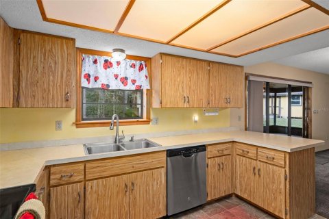 House in Brooksville, Florida 2 bedrooms, 212.56 sq.m. № 2217093 - photo 20