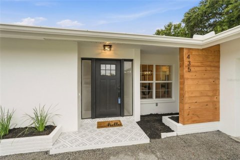 House in Largo, Florida 3 bedrooms, 192.77 sq.m. № 2259271 - photo 2