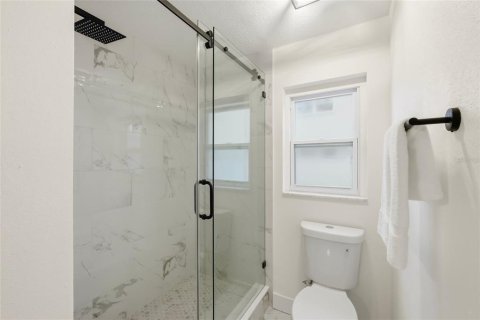 House in Largo, Florida 3 bedrooms, 192.77 sq.m. № 2259271 - photo 12