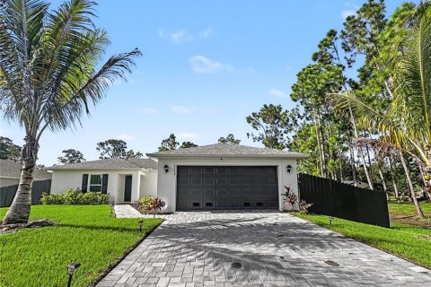 House in Port Charlotte, Florida 3 bedrooms, 115.2 sq.m. № 2296639