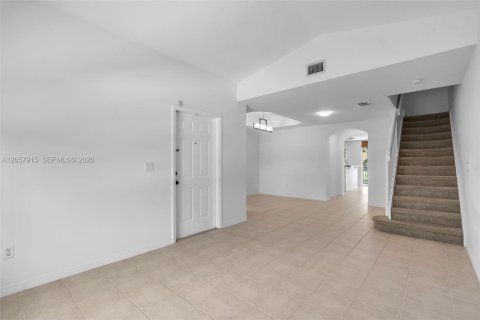 Townhouse in Dania Beach, Florida 2 bedrooms, 128.11 sq.m. № 2265873 - photo 4