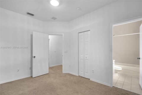Townhouse in Dania Beach, Florida 2 bedrooms, 128.11 sq.m. № 2265873 - photo 14