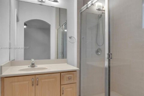 Townhouse in Dania Beach, Florida 2 bedrooms, 128.11 sq.m. № 2265873 - photo 11