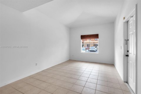 Townhouse in Dania Beach, Florida 2 bedrooms, 128.11 sq.m. № 2265873 - photo 28