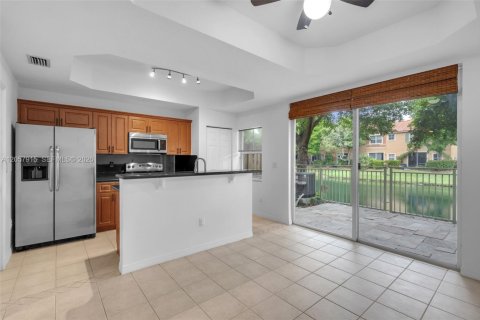 Townhouse in Dania Beach, Florida 2 bedrooms, 128.11 sq.m. № 2265873 - photo 19