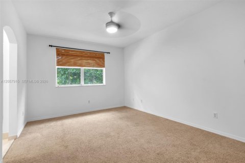 Townhouse in Dania Beach, Florida 2 bedrooms, 128.11 sq.m. № 2265873 - photo 6
