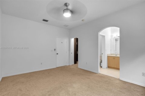 Townhouse in Dania Beach, Florida 2 bedrooms, 128.11 sq.m. № 2265873 - photo 7
