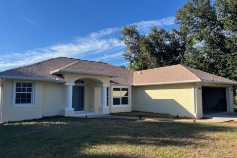 House in North Port, Florida 3 bedrooms, 197.7 sq.m. № 2206236 - photo 2