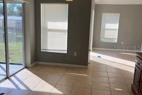 House in North Port, Florida 3 bedrooms, 197.7 sq.m. № 2206236 - photo 8