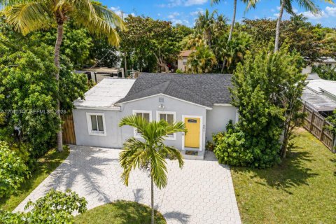 House in Miami, Florida 3 bedrooms, 123.19 sq.m. № 2073655