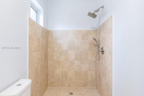 House in Miami, Florida 3 bedrooms, 123.19 sq.m. № 2073655 - photo 14