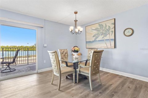 Condominio en venta en Indian Shores, Florida, 2 dormitorios, 104.98 m2 № 1532969 - foto 5