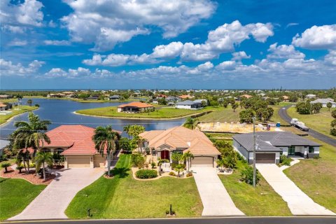 Villa ou maison à vendre à Punta Gorda, Floride: 2 chambres, 201.41 m2 № 2133699 - photo 3