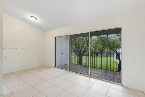 Купить кондоминиум в Майами, Флорида 1 спальня, 80.08м2, № 1925820 - фото 3