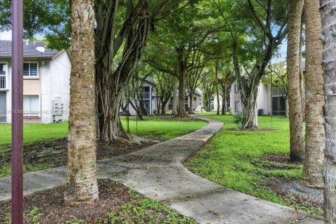 Купить кондоминиум в Майами, Флорида 1 спальня, 80.08м2, № 1925820 - фото 14