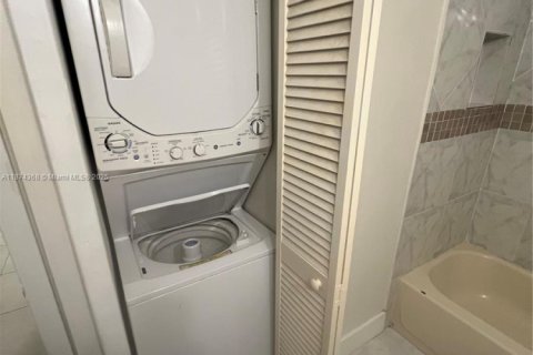 Купить кондоминиум в Майами, Флорида 1 спальня, 80.08м2, № 1925820 - фото 8