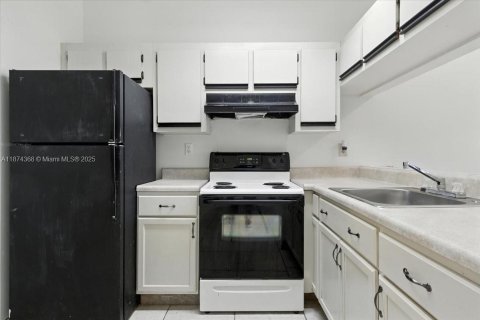 Купить кондоминиум в Майами, Флорида 1 спальня, 80.08м2, № 1925820 - фото 4