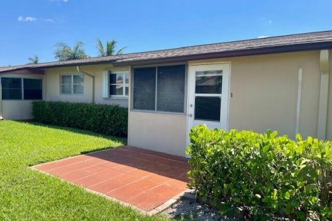 Condo in West Palm Beach, Florida, 1 bedroom  № 1208683 - photo 1