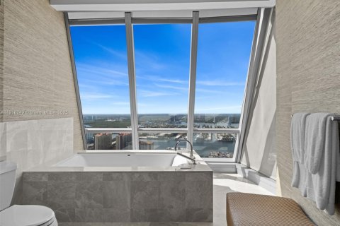 Купить кондоминиум в Санни-Айлс-Бич, Флорида 6 спален, 774.06м2, № 1974811 - фото 12