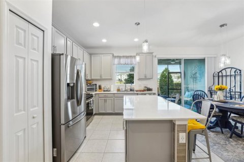 Townhouse in Apollo Beach, Florida 3 bedrooms, 158.12 sq.m. № 1524162 - photo 14