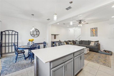 Townhouse in Apollo Beach, Florida 3 bedrooms, 158.12 sq.m. № 1524162 - photo 13