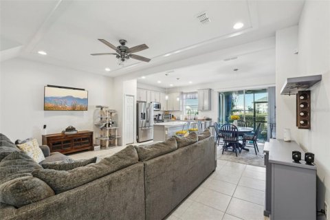 Townhouse in Apollo Beach, Florida 3 bedrooms, 158.12 sq.m. № 1524162 - photo 2