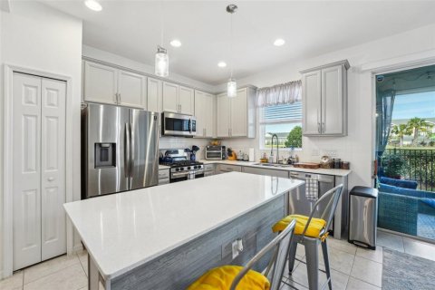 Townhouse in Apollo Beach, Florida 3 bedrooms, 158.12 sq.m. № 1524162 - photo 16
