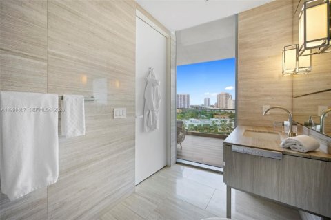 Copropriété à vendre à Sunny Isles Beach, Floride: 2 chambres, 101.64 m2 № 2243975 - photo 22