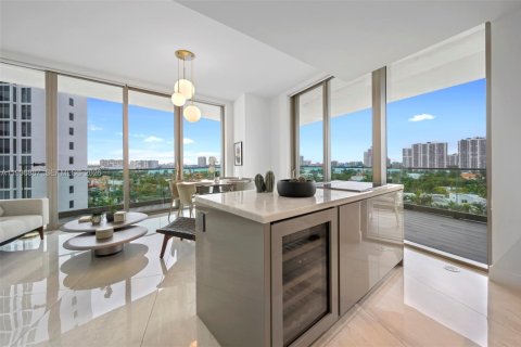 Copropriété à vendre à Sunny Isles Beach, Floride: 2 chambres, 101.64 m2 № 2243975 - photo 14