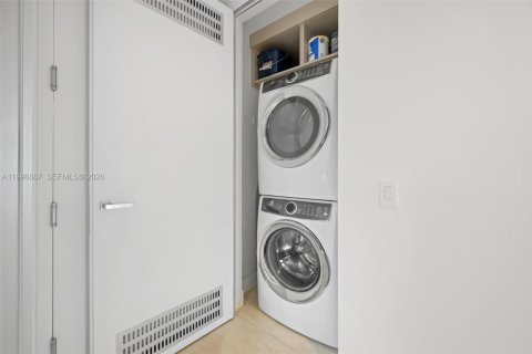 Copropriété à vendre à Sunny Isles Beach, Floride: 2 chambres, 101.64 m2 № 2243975 - photo 16