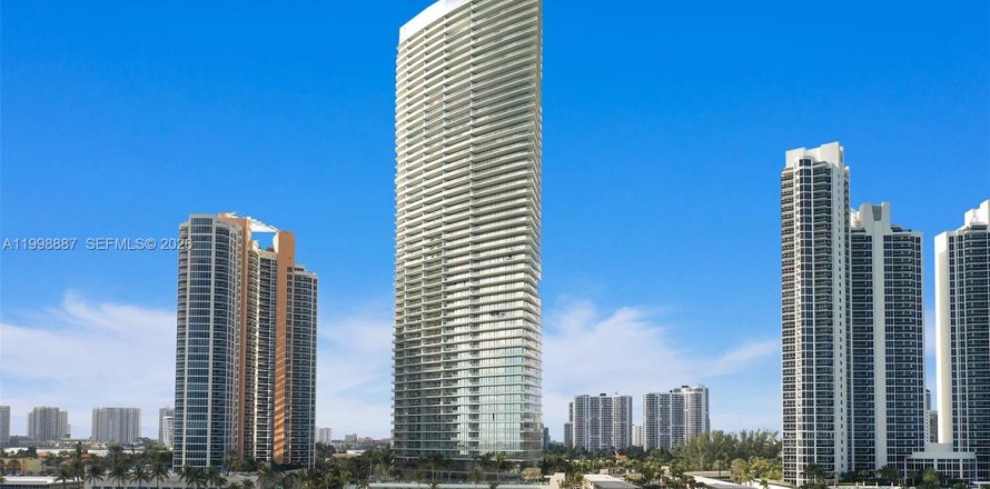 Condo à Sunny Isles Beach, Floride, 2 chambres  № 2243975
